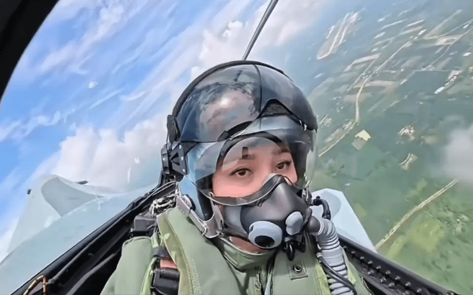 Queen of Thailand: First Female Monarch to Fly Fighter Jet Solo