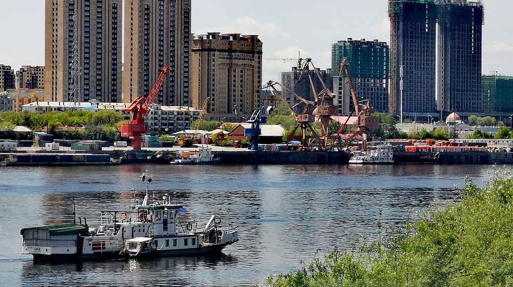Chinese-Russian Biologists Release Nearly 500,000 Young Sturgeon into the Amur River