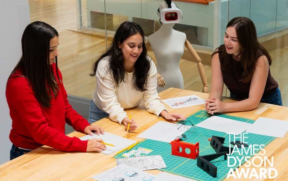 Students Win James Dyson Award for Device That Screens Students for Concussions in Just 60 Seconds