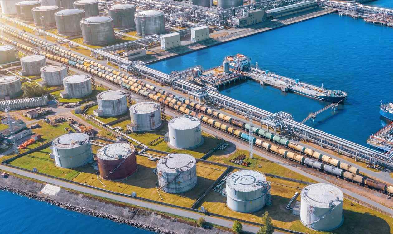 Chinese Scientists Develop New Oil Refining Method That Cuts Energy Use by 90%