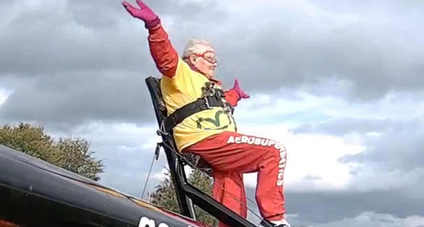 99-yo Woman Snags ‘World’s Oldest Wing-Walker’ Title – 3 Months After Another Gran Did It (LOOK)