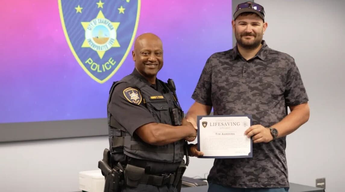 Illinois Community Members Honored for Helping Save Woman in Submerged Vehicle (WATCH)